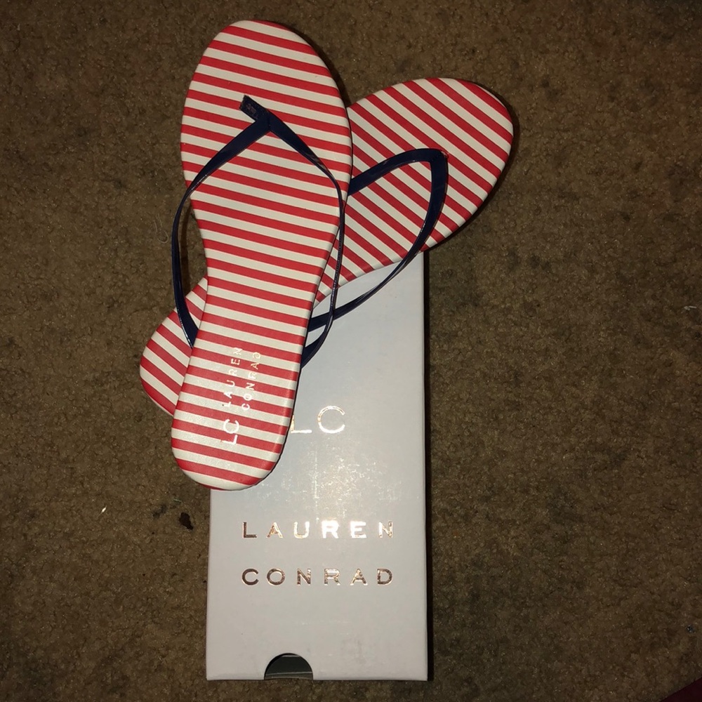 Lauren Conrad flip flops